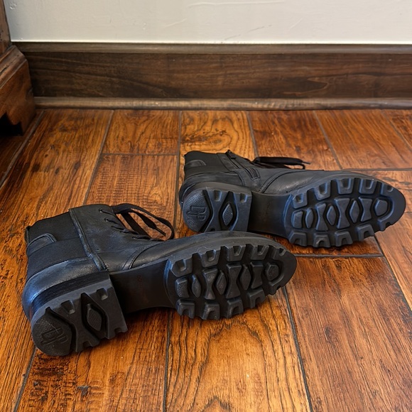 Donald J Pliner Bootie - Picture 5 of 7